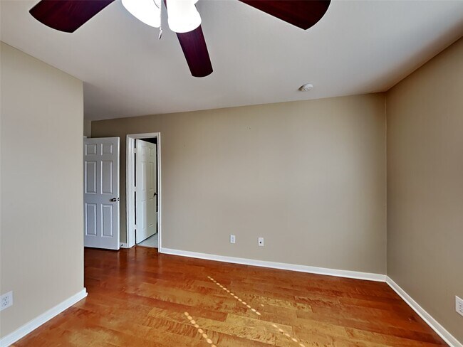 Building Photo - 4403 Thistle Pond Ct