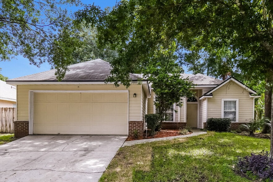 Primary Photo - 2695 Coachman Lakes Dr