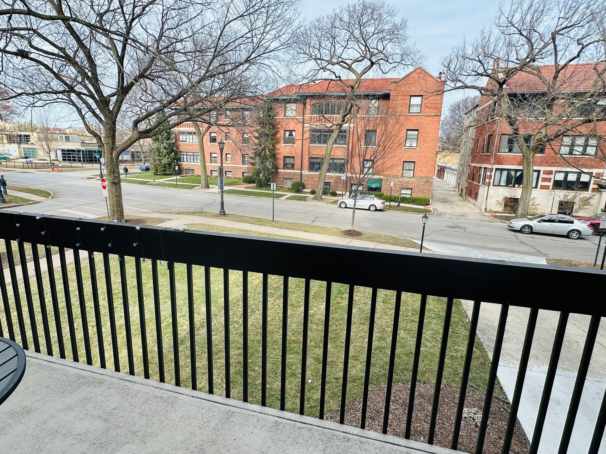 Building Photo - 222 Main St