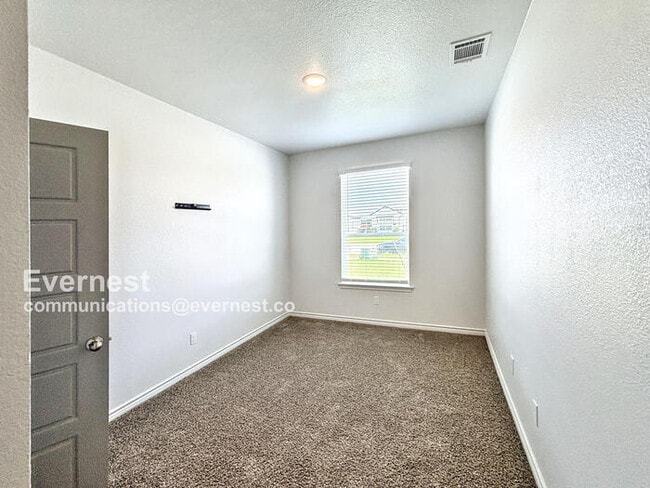 Building Photo - 8503 Glade Dr