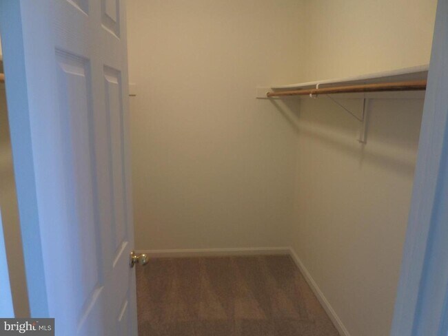 Building Photo - 836 Linfield Terrace NE