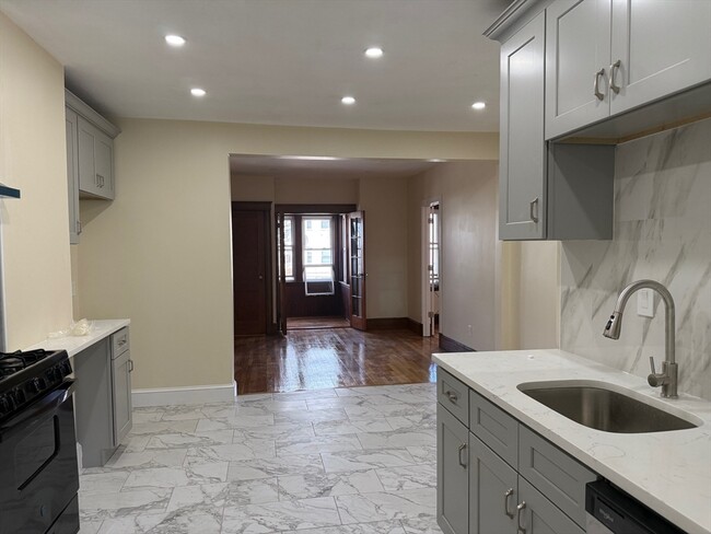 Building Photo - 196 W Squantum St