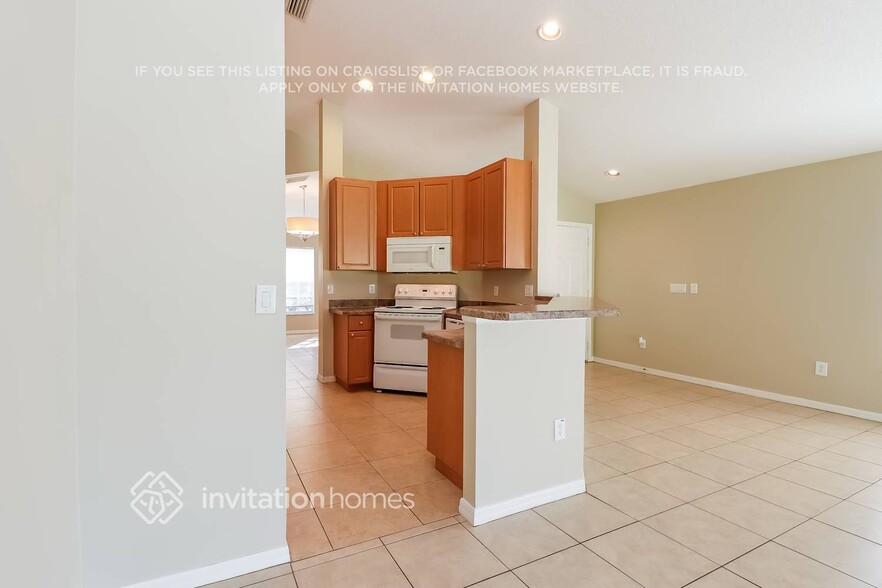 Building Photo - 6647 Cambridge Park Dr