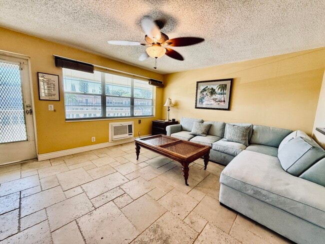 Building Photo - 159 Sussex H