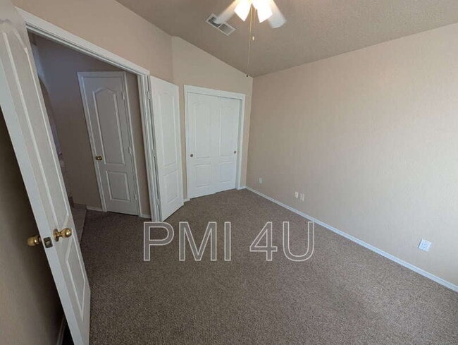Building Photo - 9800 Kokopelli Dr NW
