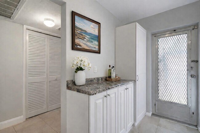 Building Photo - 4500 N Federal Hwy