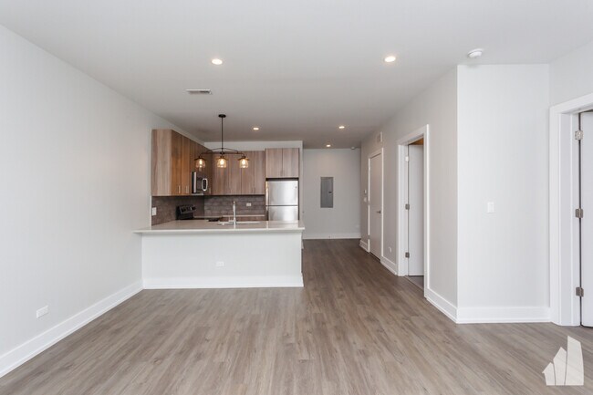 Building Photo - 2111 S Halsted St