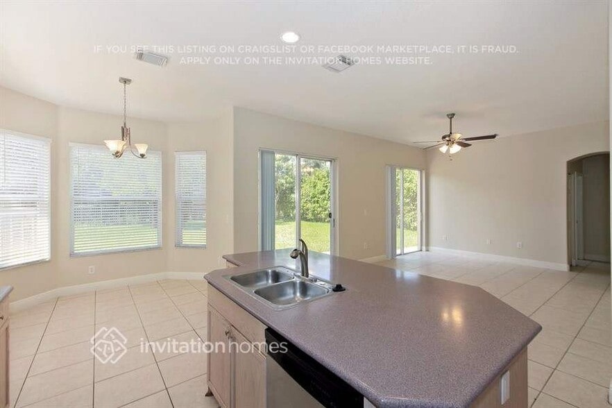 Building Photo - 19150 SW 29th Ct