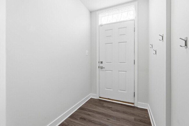 Building Photo - 5714 Richmanor Terrace