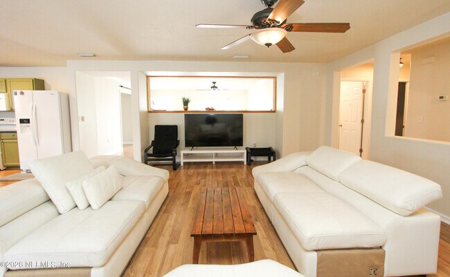 Building Photo - 1448 Heather Ct