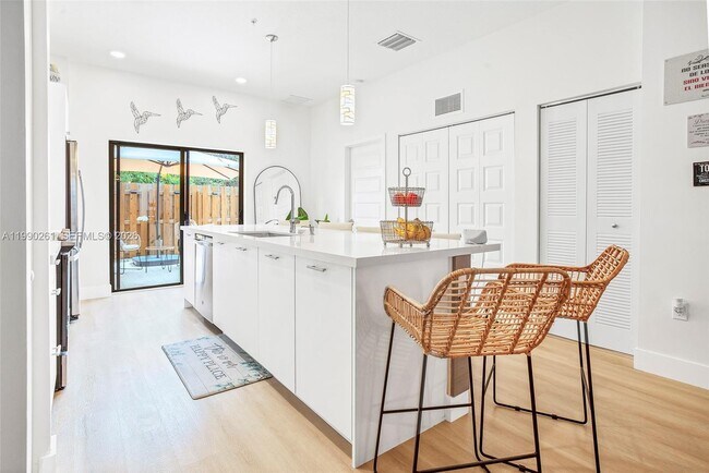 Building Photo - 8055 NW 104th Ave