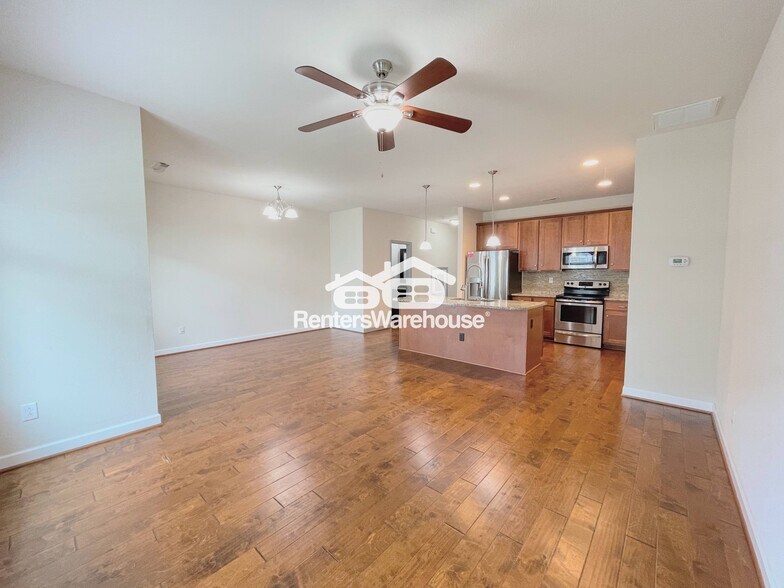 Building Photo - 1128 Winsford Ln