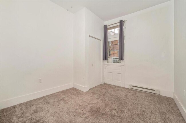 Building Photo - 124 W Potomac St