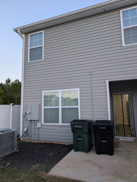 Building Photo - 5405 Henley Ridge Dr