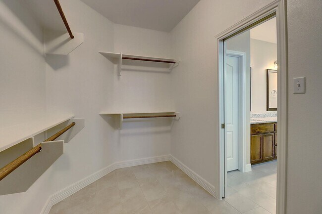 Building Photo - 2202 Crystal Bay Dr.
