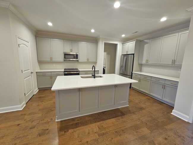 Building Photo - 9 Red Lion Rd