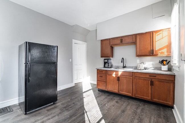 Building Photo - Rare Frederick Townhouse Unit - across from Whole Foods, St. Mary's, Bradford Beach