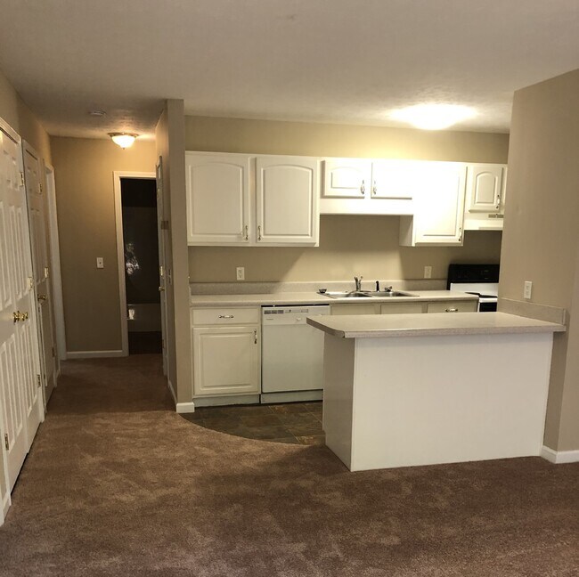 Building Photo - 3BD 3BA DUPLEX CLOSE TO TTU FOR RENT