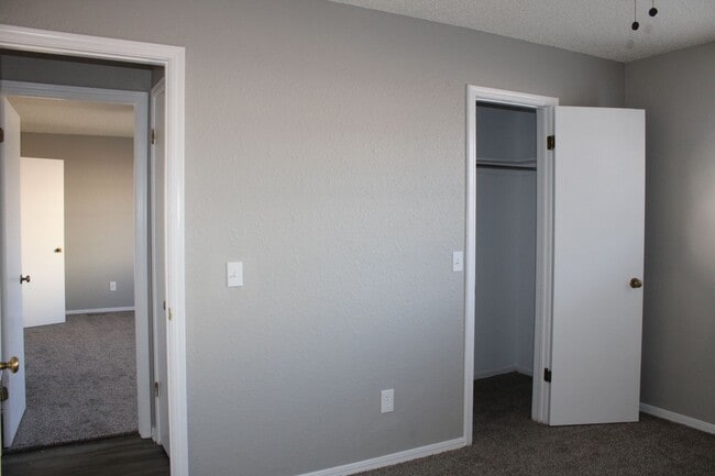 Building Photo - Putnam City Schools