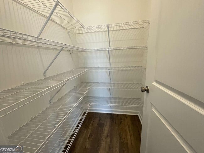 Building Photo - 5716 Plaza Dr SE