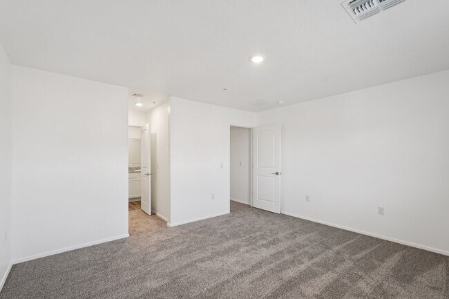 Building Photo - 12570 N Cotton Ln