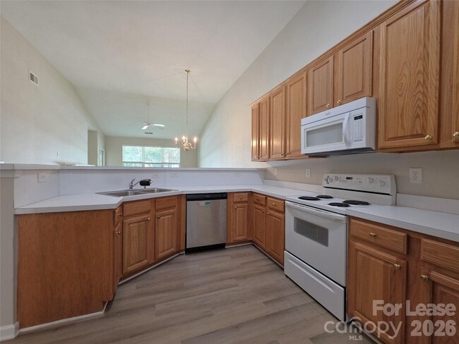 Building Photo - 4730 Willow Glen Rd