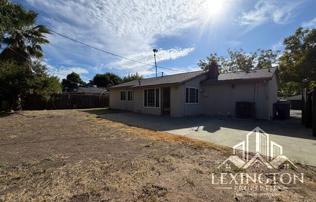 Building Photo - Charming 4-Bedroom Home in Arden-Arcade with Spacious Yard & Convenient Location