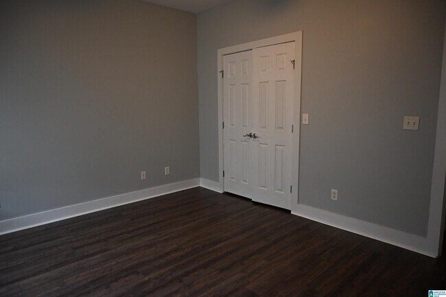 Building Photo - 2017 Kelly Creek Ct