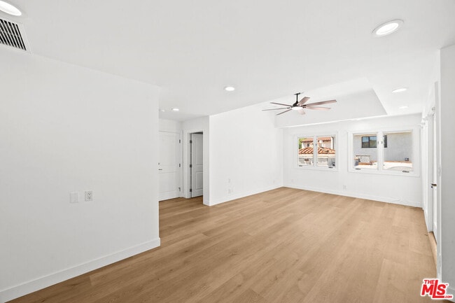 Building Photo - 244 S Almont Dr