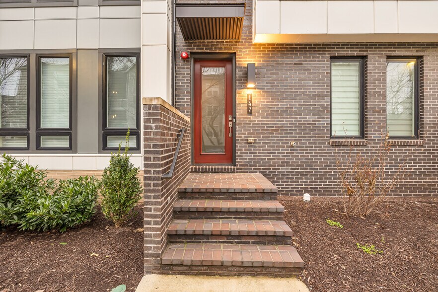 Building Photo - 147 Prairie Ln