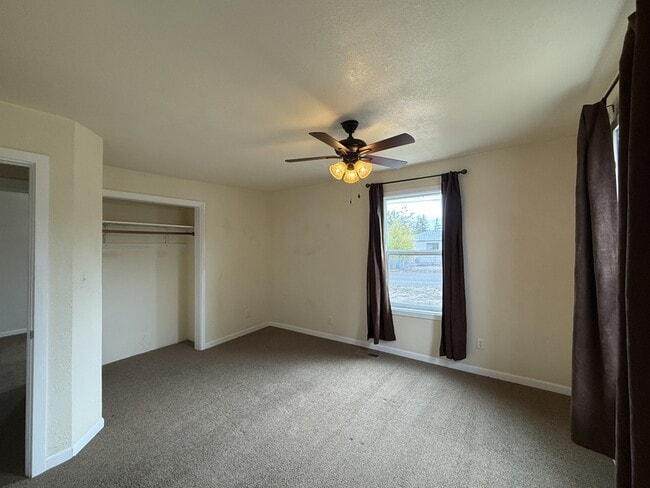 Building Photo - 2347 Cannon Ave