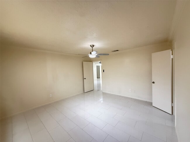 Building Photo - 12023 Sagecliff Dr