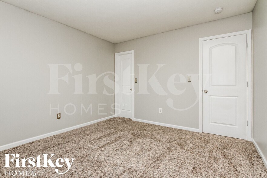 Building Photo - 8126 Oakley Ln