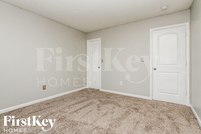 Building Photo - 8126 Oakley Ln