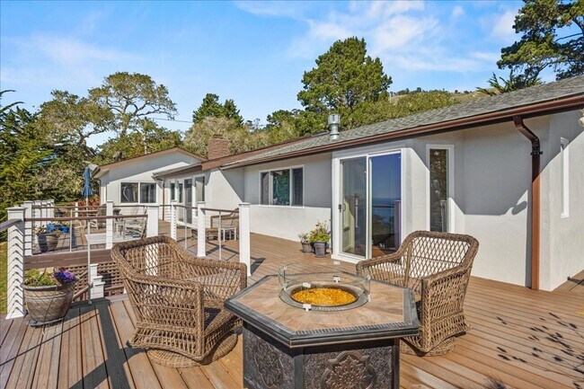 Building Photo - Stunning Highlands Home Located in Carmel, CA!