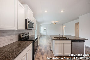 Building Photo - 425 Sabine River