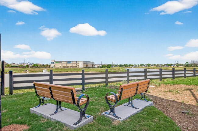 Building Photo - 10719 Mason Rd