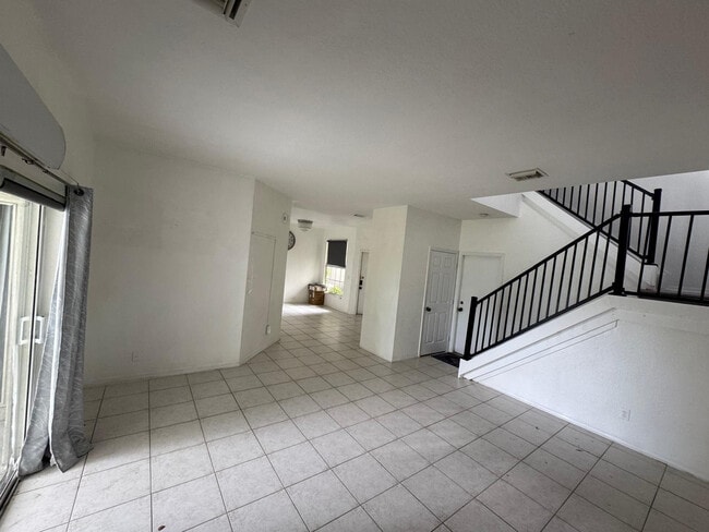 Building Photo - 5665 NW 117th Ave