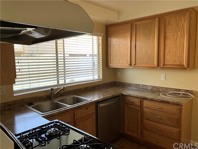 Building Photo - 17042 Pinehurst Ln