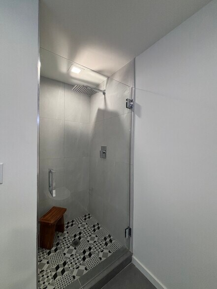 Building Photo - 1740 NW 1st Ave