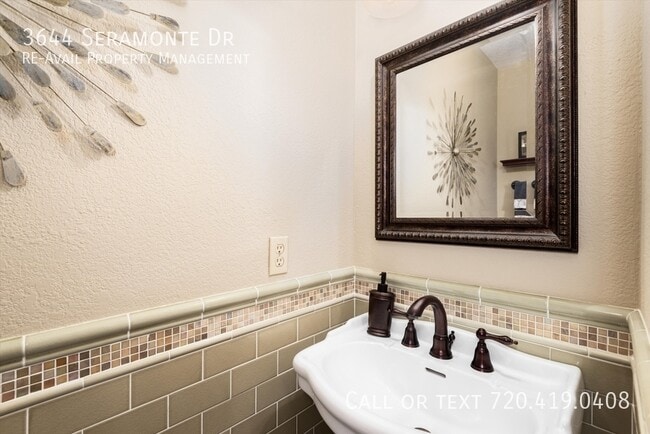 Building Photo - 3644 Seramonte Dr