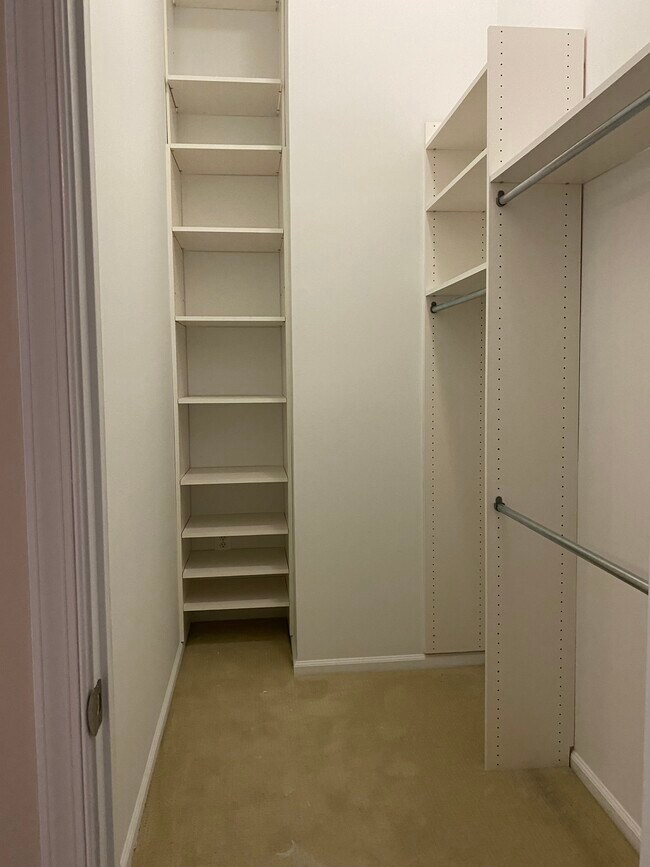 Building Photo - 5708 Governors Pond Cir