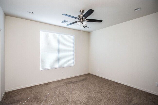Building Photo - COMING SOON !! Mountainside Living at Canyon Views! 4 bedroom 2 bathroom!