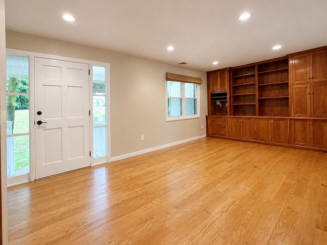 Building Photo - 119 Edgewood Rd