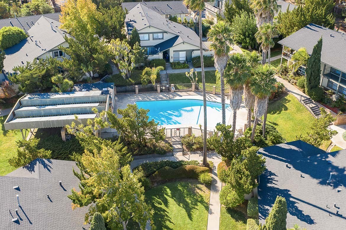 Building Photo - 1750 Prefumo Canyon Rd