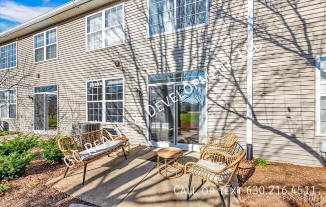 Building Photo - 2864 Rutland Cir