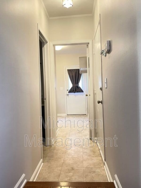 Building Photo - 8490 Westchester Ln