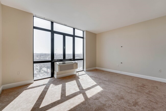 Building Photo - 29 1st St