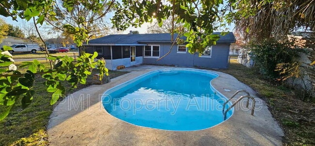 Building Photo - 5935 Antilla Dr