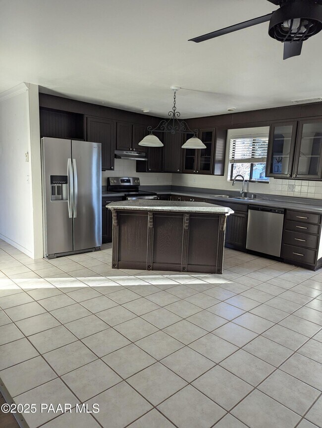 Building Photo - 4201 N Tonto Way